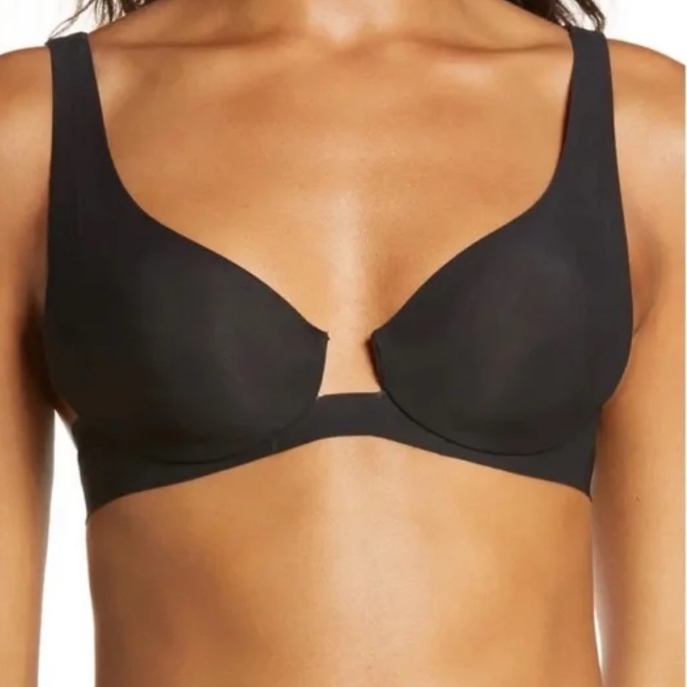 SKIMS Black NAKED Underwire Plunge Bra 32A